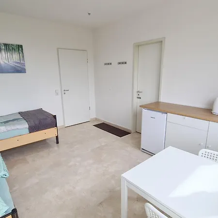 Ein Doppelzimmer Und Ein Dreibettzimmer Bei Hamburg Schwarzenbek Exterior photo