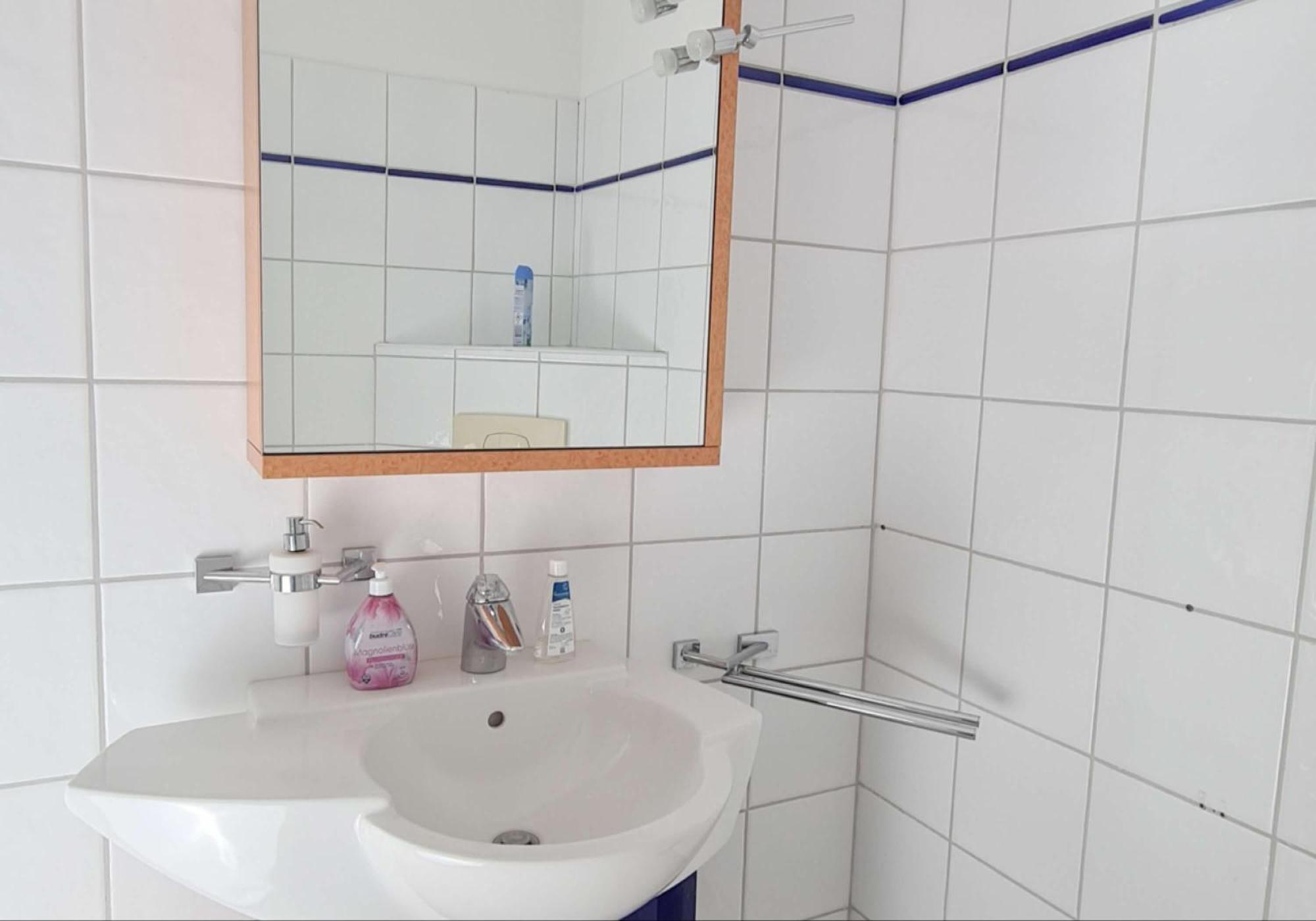 Ein Doppelzimmer Und Ein Dreibettzimmer Bei Hamburg